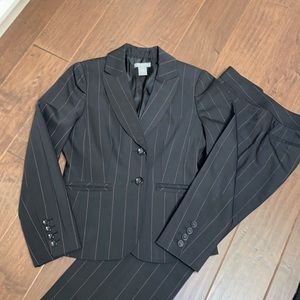 Ann Taylor Petites Suit - Like NEW.